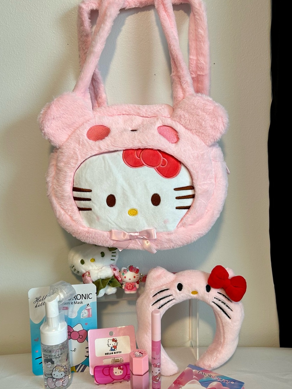 Hello Kitty Pink Plush Shoulder Bag with Bow Accent